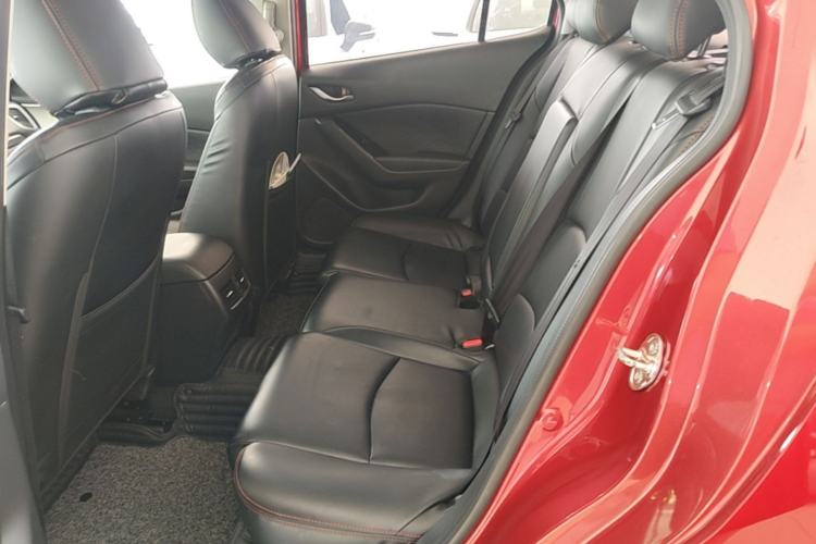 Used Mazda 3 Axela 2019 Cloud-Controlled Sedan 1.5L Automatic Luxury Model China VI Standard Left Rear Seat