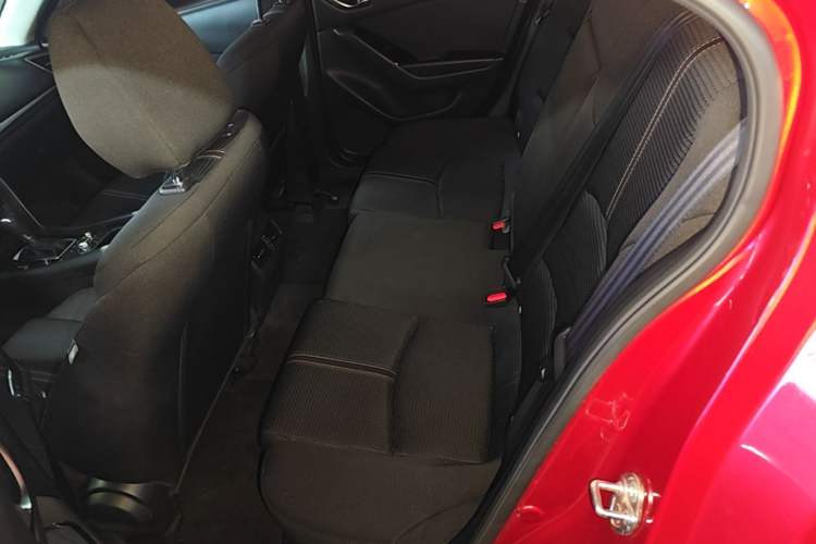 Used Mazda 3 Axela 2019 Cloud-Controlled Sedan 1.5L Automatic Luxury Model China VI Standard Left Rear Seat