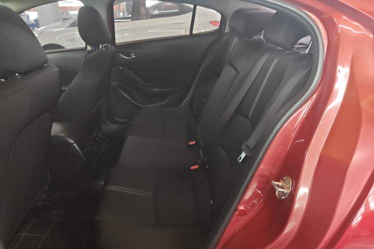 Used Mazda 3 Axela 2019 Cloud-Controlled Sedan 1.5L Automatic Luxury Model China VI Standard Left Rear Seat