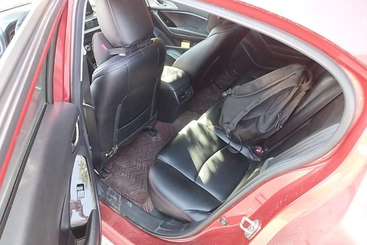 Used Mazda 3 Axela 2019 Cloud-Controlled Sedan 1.5L Automatic Luxury Model China VI Standard Left Rear Seat