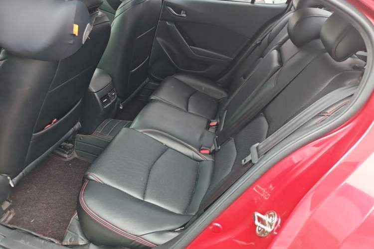 Used Mazda 3 Axela 2019 Cloud-Controlled Version Sedan 1.5L Automatic Luxury Trim China V Standard Left Rear Seat