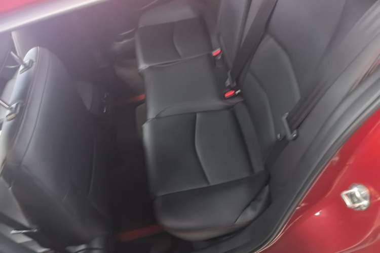 Used Mazda 3 Axela 2019 Cloud-Controlled Sedan 1.5L Automatic Luxury Model China VI Standard Left Rear Seat
