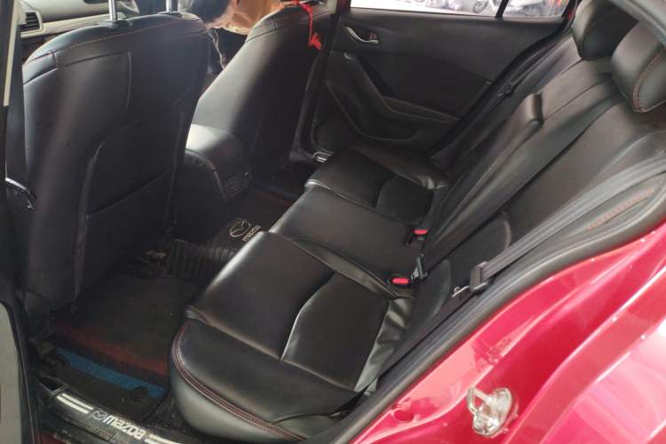 Used Mazda 3 Axela 2019 Cloud-Controlled Sedan 1.5L Automatic Luxury Model China VI Standard Left Rear Seat