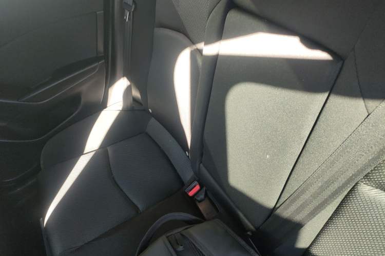 Used Mazda 3 Axela 2019 Cloud-Controlled Version Sedan 1.5L Automatic Comfort Trim China VI Standard Left Rear Seat