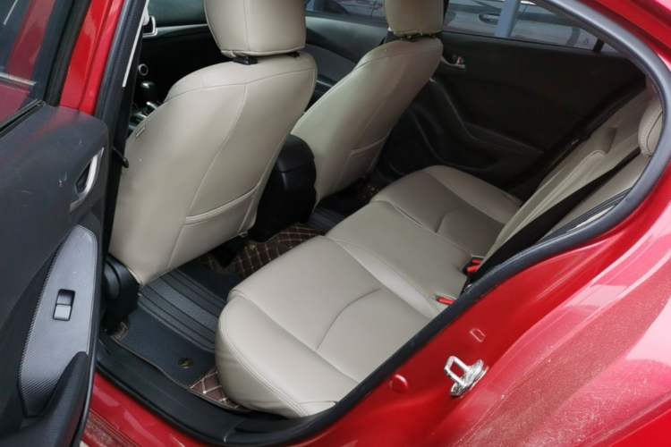 Used Mazda 3 Axela 2019 Cloud-Controlled Version Sedan 1.5L Automatic Comfort Trim China VI Standard Left Rear Seat