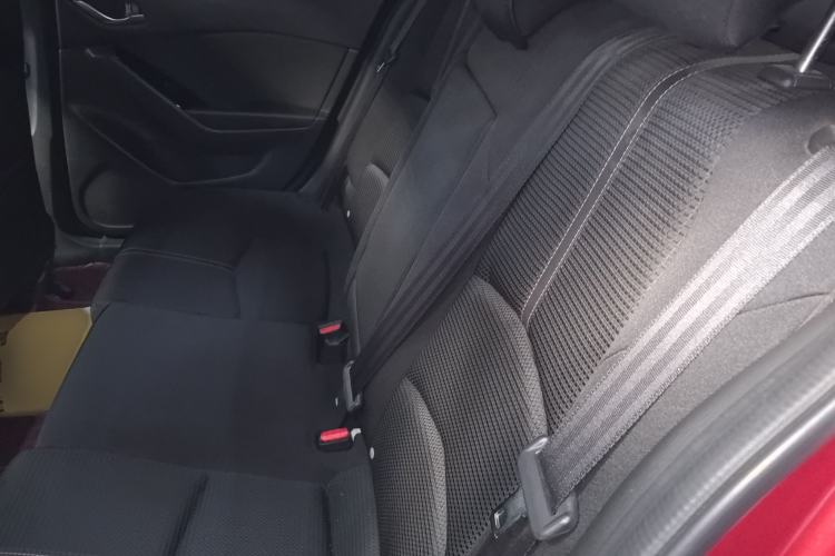 Used Mazda 3 Axela 2019 Cloud-Controlled Sedan 1.5L Automatic Luxury Model China VI Standard Left Rear Seat