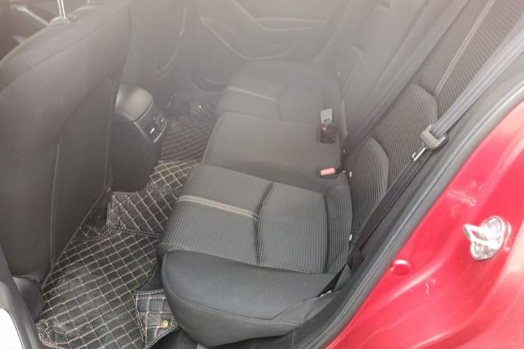 Used Mazda 3 Axela 2019 Cloud-Controlled Version Sedan 1.5L Automatic Luxury Trim China V Standard Left Rear Seat