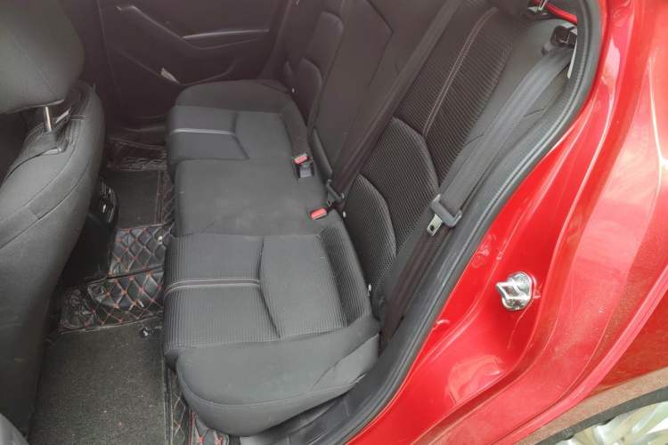 Used Mazda 3 Axela 2019 Cloud-Controlled Sedan 1.5L Automatic Luxury Model China VI Standard Left Rear Seat
