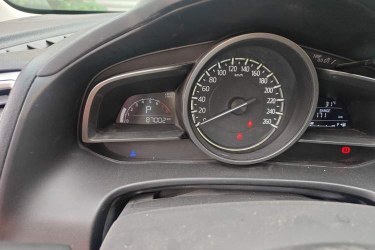 Used Mazda 3 Axela 2019 Cloud-Controlled Version Sedan 1.5L Automatic Comfort Trim China VI Standard Odometer Close Up