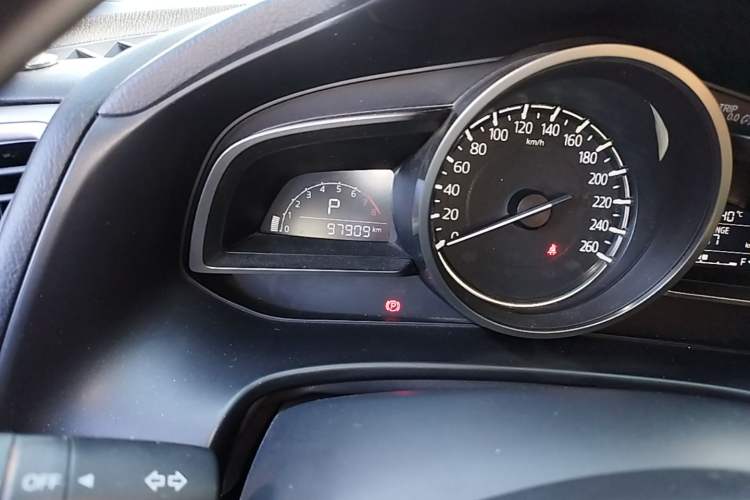 Used Mazda 3 Axela 2019 Cloud-Controlled Sedan 1.5L Automatic Luxury Model China VI Standard Odometer Close Up