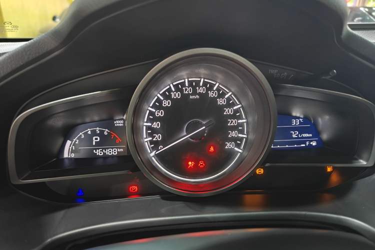 Used Mazda 3 Axela 2019 Cloud-Controlled Sedan 1.5L Automatic Luxury Model China VI Standard Odometer Close Up