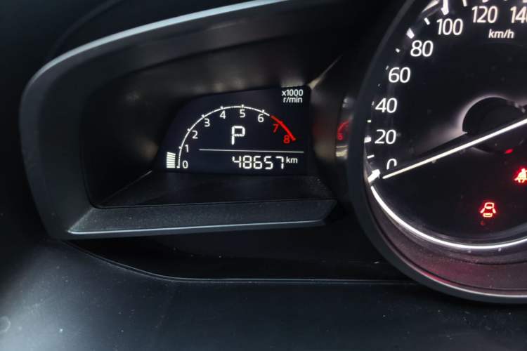 Used Mazda 3 Axela 2019 Cloud-Controlled Sedan 1.5L Automatic Luxury Model China VI Standard Odometer Close Up