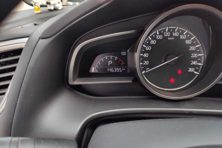 Used Mazda 3 Axela 2019 Cloud-Controlled Version Sedan 1.5L Automatic Comfort Trim China V Standard Odometer Close Up