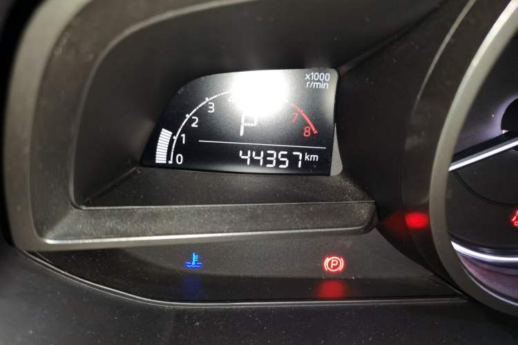 Used Mazda 3 Axela 2019 Cloud-Controlled Version Hatchback 2.0L Automatic Luxury Model China VI Standard Odometer Close Up