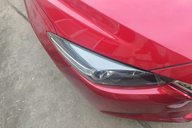 Used Mazda 3 Axela 2019 Cloud-Controlled Version Sedan 1.5L Automatic Comfort Trim China VI Standard Right Front Headlight