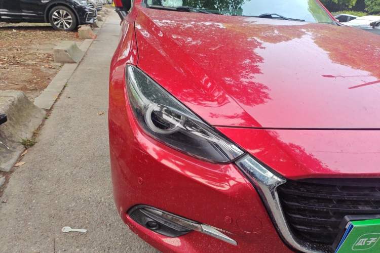 Used Mazda 3 Axela 2019 Cloud-Controlled Edition Hatchback 1.5L Automatic Luxury Model China VI Standard Right Front Headlight