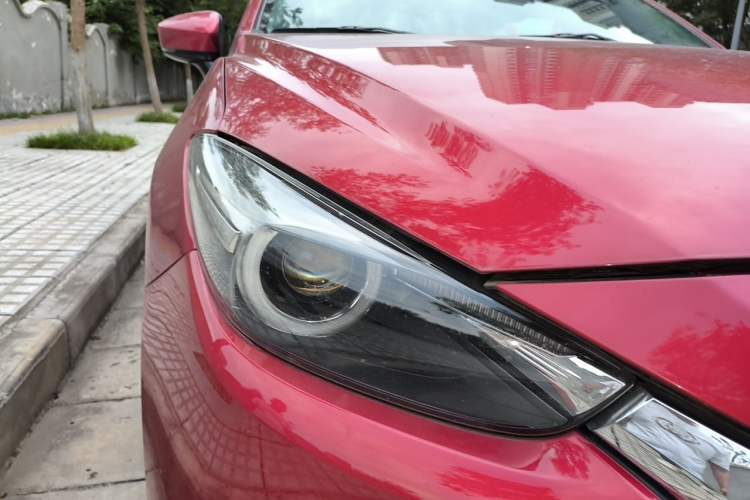 Used Mazda 3 Axela 2019 Cloud-Controlled Sedan 1.5L Automatic Luxury Model China VI Standard Right Front Headlight