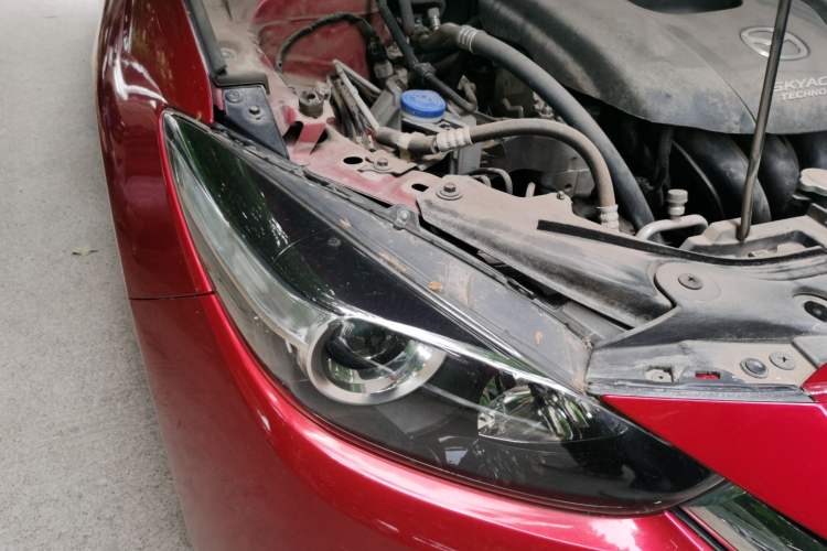 Used Mazda 3 Axela 2019 Cloud-Controlled Version Sedan 1.5L Automatic Comfort Trim China VI Standard Right Front Headlight