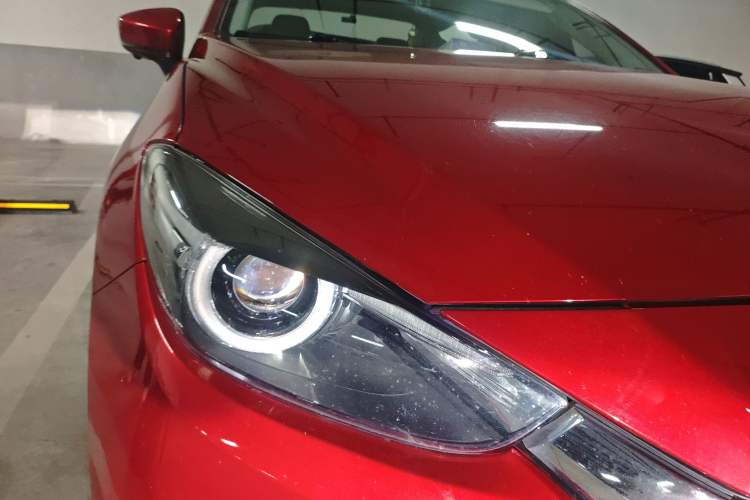 Used Mazda 3 Axela 2019 Cloud-Controlled Version Sedan 2.0L Automatic Luxury Trim China VI Standard Right Front Headlight