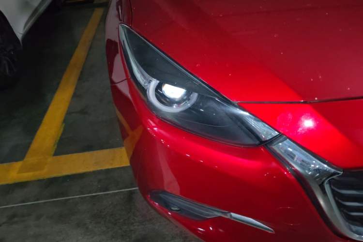 Used Mazda 3 Axela 2019 Cloud-Controlled Sedan 1.5L Automatic Luxury Model China VI Standard Right Front Headlight