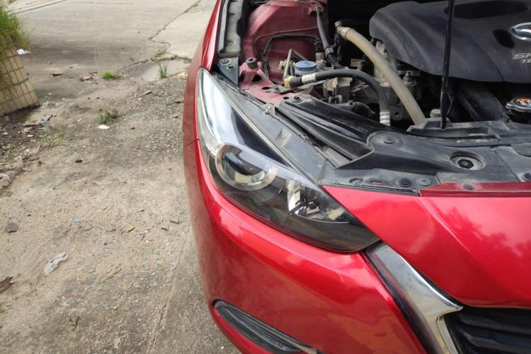 Used Mazda 3 Axela 2019 Cloud-Controlled Version Sedan 1.5L Automatic Comfort Trim China V Standard Right Front Headlight
