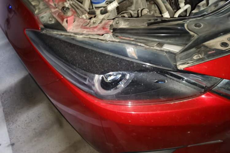 Used Mazda 3 Axela 2019 Cloud-Controlled Version Hatchback 2.0L Automatic Luxury Model China VI Standard Right Front Headlight