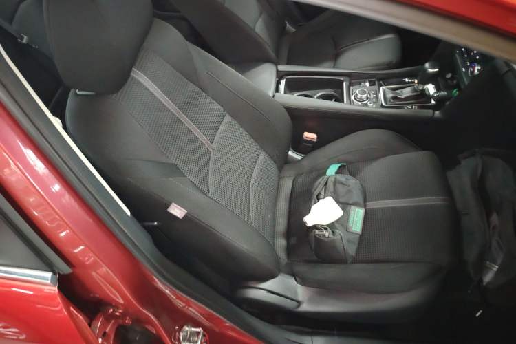 Used Mazda 3 Axela 2019 Cloud-Controlled Edition Hatchback 1.5L Automatic Luxury Model China VI Standard Right Front Seat