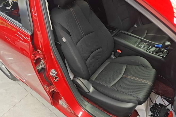 Used Mazda 3 Axela 2019 Cloud-Controlled Sedan 1.5L Automatic Luxury Model China VI Standard Right Front Seat