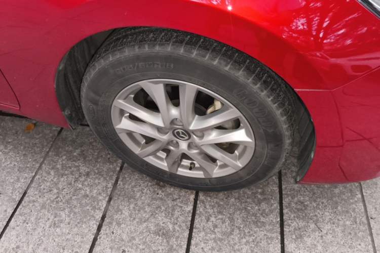 Used Mazda 3 Axela 2019 Cloud-Controlled Version Sedan 1.5L Automatic Comfort Trim China VI Standard Right Front Wheel Hub
