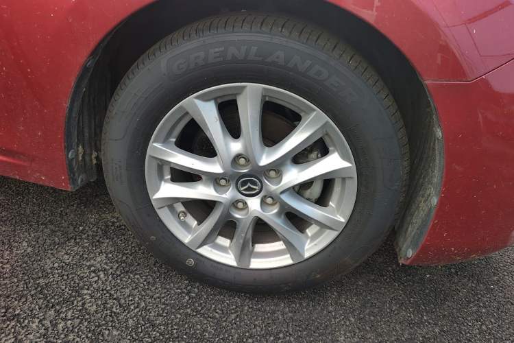 Used Mazda 3 Axela 2019 Cloud-Controlled Sedan 1.5L Automatic Luxury Model China VI Standard Right Front Wheel Hub