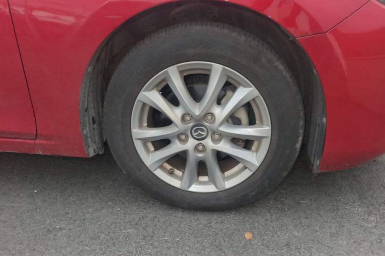 Used Mazda 3 Axela 2019 Cloud-Controlled Version Sedan 1.5L Automatic Comfort Trim China VI Standard Right Front Wheel Hub