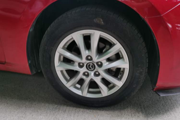 Used Mazda 3 Axela 2019 Cloud-Controlled Version Sedan 1.5L Automatic Comfort Trim China VI Standard Right Front Wheel Hub