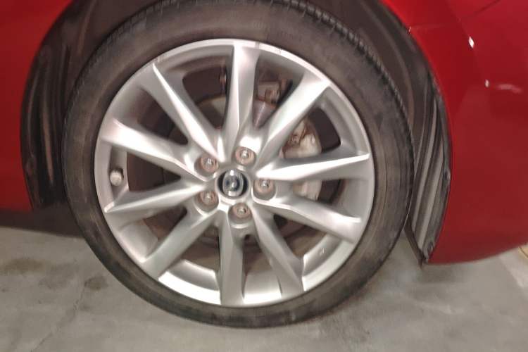 Used Mazda 3 Axela 2019 Cloud-Controlled Version Sedan 2.0L Automatic Luxury Trim China VI Standard Right Front Wheel Hub