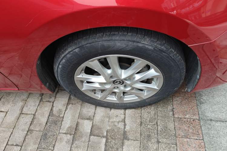 Used Mazda 3 Axela 2019 Cloud-Controlled Version Sedan 1.5L Automatic Comfort Trim China VI Standard Right Front Wheel Hub