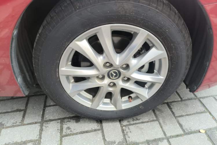 Used Mazda 3 Axela 2019 Cloud-Control Edition Hatchback 1.5L Automatic Comfort Model China VI Standard Right Front Wheel Hub