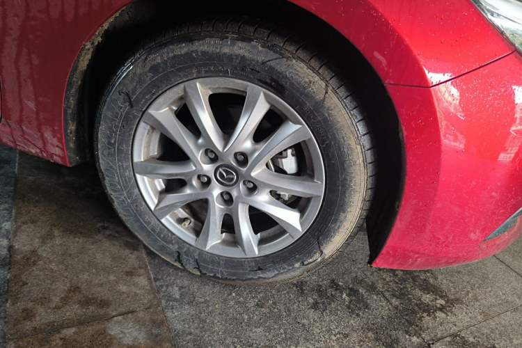 Used Mazda 3 Axela 2019 Cloud-Controlled Version Sedan 1.5L Automatic Comfort Trim China VI Standard Right Front Wheel Hub