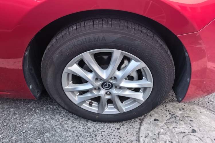 Used Mazda 3 Axela 2019 Cloud-Controlled Sedan 1.5L Automatic Luxury Model China VI Standard Right Front Wheel Hub