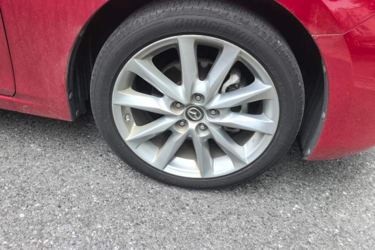 Used Mazda 3 Axela 2019 Cloud-Controlled Version Sedan 2.0L Automatic Luxury Trim China VI Standard Right Front Wheel Hub
