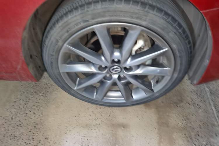 Used Mazda 3 Axela 2019 Cloud-Controlled Version Hatchback 2.0L Automatic Luxury Model China VI Standard Right Front Wheel Hub