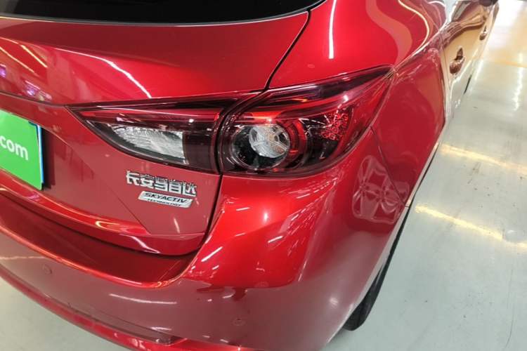 Used Mazda 3 Axela 2019 Cloud-Controlled Edition Hatchback 1.5L Automatic Luxury Model China VI Standard Right Rear Taillight