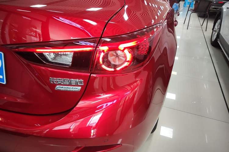 Used Mazda 3 Axela 2019 Cloud-Controlled Sedan 1.5L Automatic Luxury Model China VI Standard Right Rear Taillight