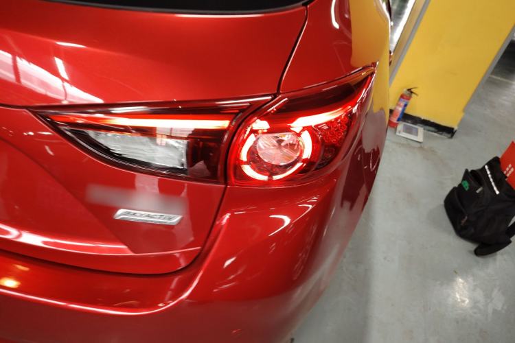 Used Mazda 3 Axela 2019 Cloud-Controlled Edition Hatchback 1.5L Automatic Luxury Model China VI Standard Right Rear Taillight