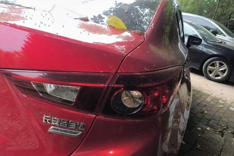 Used Mazda 3 Axela 2019 Cloud-Controlled Version Sedan 1.5L Automatic Comfort Trim China VI Standard Right Rear Taillight