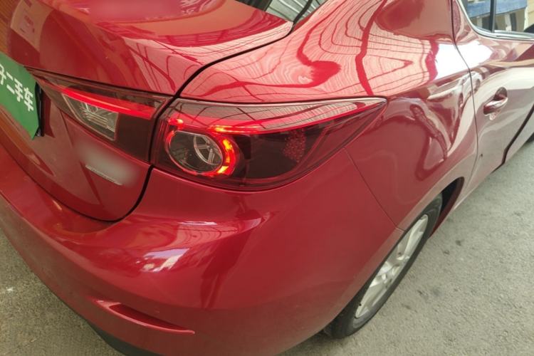 Used Mazda 3 Axela 2019 Cloud-Controlled Sedan 1.5L Automatic Luxury Model China VI Standard Right Rear Taillight