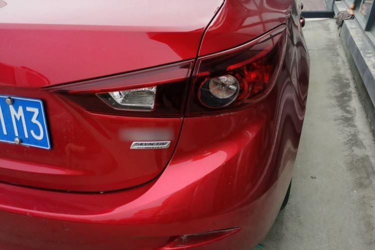 Used Mazda 3 Axela 2019 Cloud-Controlled Version Sedan 1.5L Automatic Comfort Trim China VI Standard Right Rear Taillight