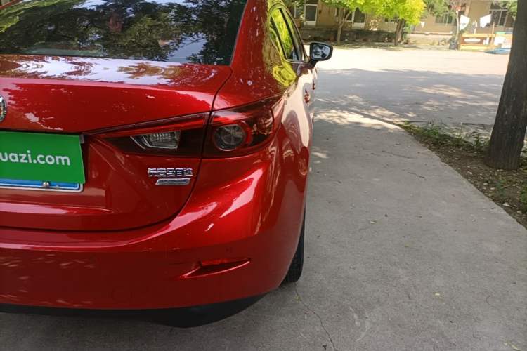 Used Mazda 3 Axela 2019 Cloud-Controlled Sedan 1.5L Automatic Luxury Model China VI Standard Right Rear Taillight
