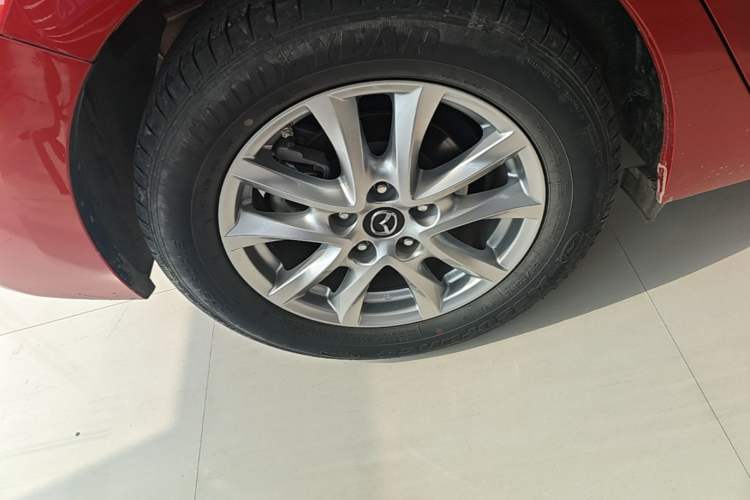 Used Mazda 3 Axela 2019 Cloud-Controlled Sedan 1.5L Automatic Luxury Model China VI Standard Right Rear Wheel Hub