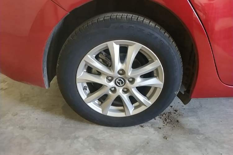 Used Mazda 3 Axela 2019 Cloud-Controlled Sedan 1.5L Automatic Luxury Model China VI Standard Right Rear Wheel Hub