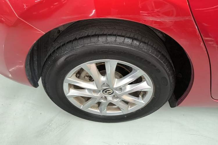 Used Mazda 3 Axela 2019 Cloud-Controlled Edition Hatchback 1.5L Automatic Luxury Model China VI Standard Right Rear Wheel Hub