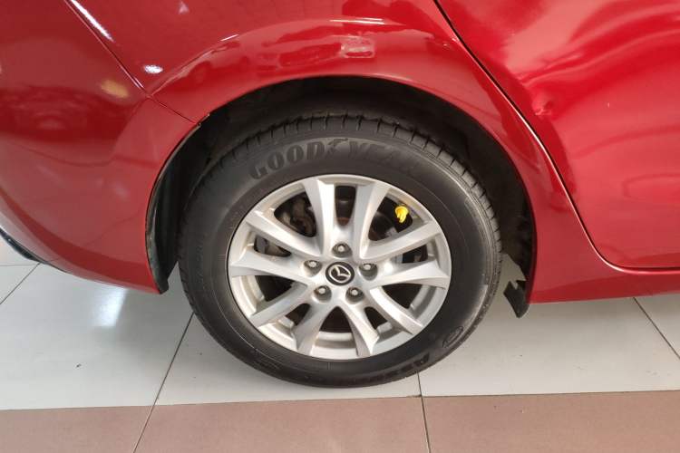 Used Mazda 3 Axela 2019 Cloud-Controlled Version Sedan 1.5L Automatic Comfort Trim China VI Standard Right Rear Wheel Hub